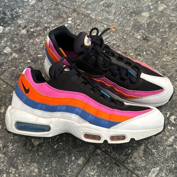 Nike Air Max 95 Essential Athletic Shoes. Size 9 1/2. - Picture 1 of 7